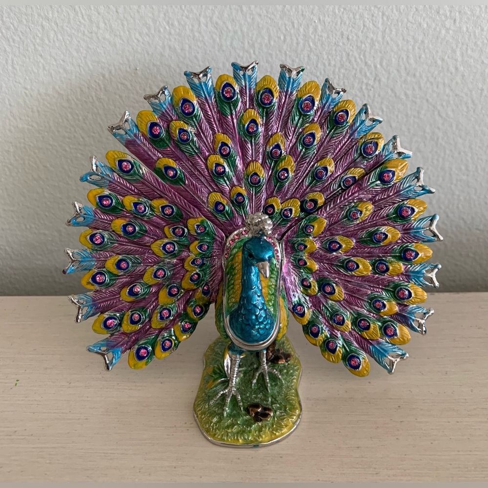 KALIFANO Peacock Figurine Keepsake/Trinket Box made with Crystals